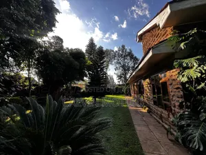 4bdrm Maisonette in Off Ngong Road, Valley Arcade for rent