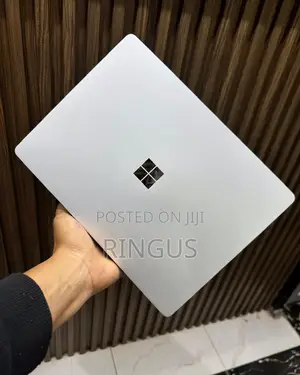 New Laptop Microsoft Surface Go 8GB Intel Core i5 SSD 256GB
