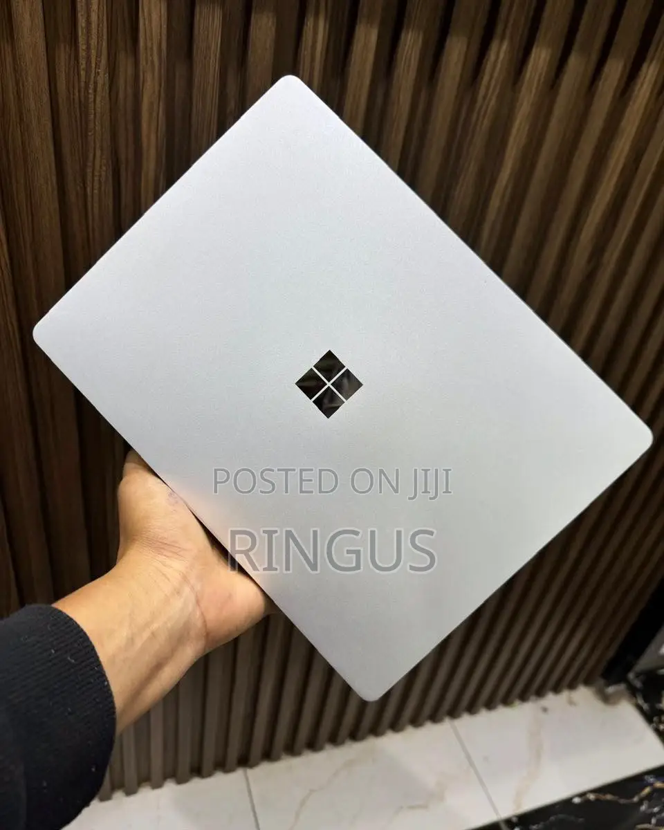 New Laptop Microsoft Surface Go 8GB Intel Core i5 SSD 256GB