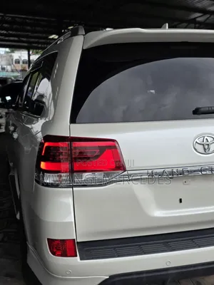 Toyota Land Cruiser 2019 White