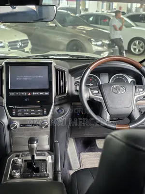 Toyota Land Cruiser 2019 White