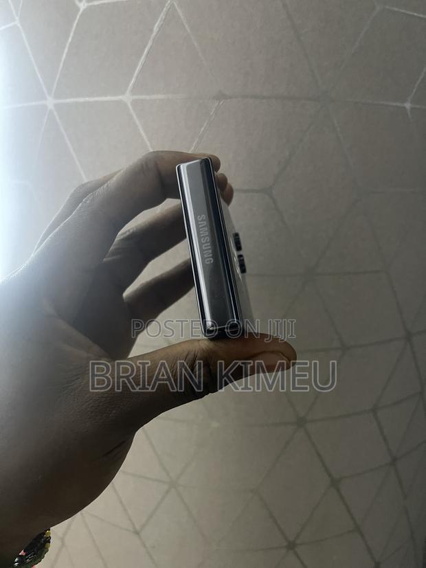 Samsung Galaxy Z Flip 5 256 GB Black - thumbnail 2