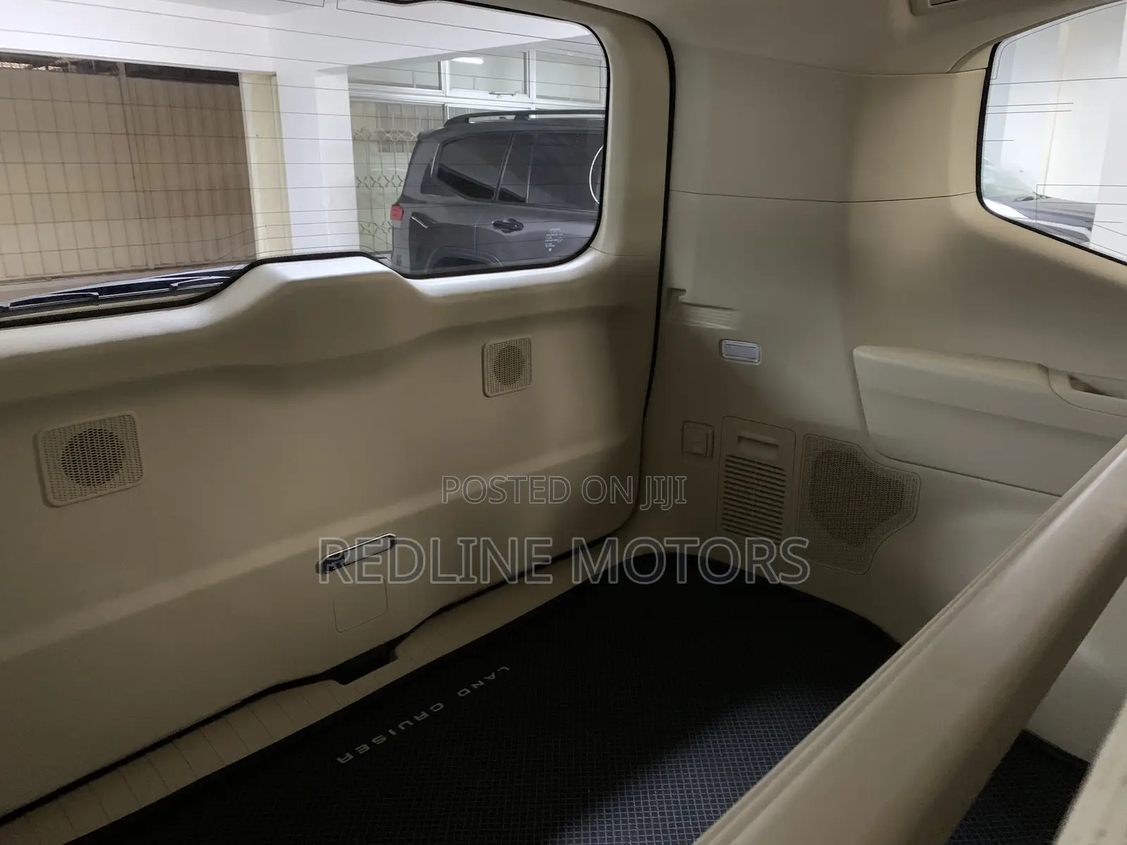 Toyota Land Cruiser LC300 2023 Ivory
