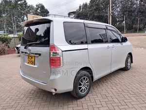 Toyota Noah 2010 Beige