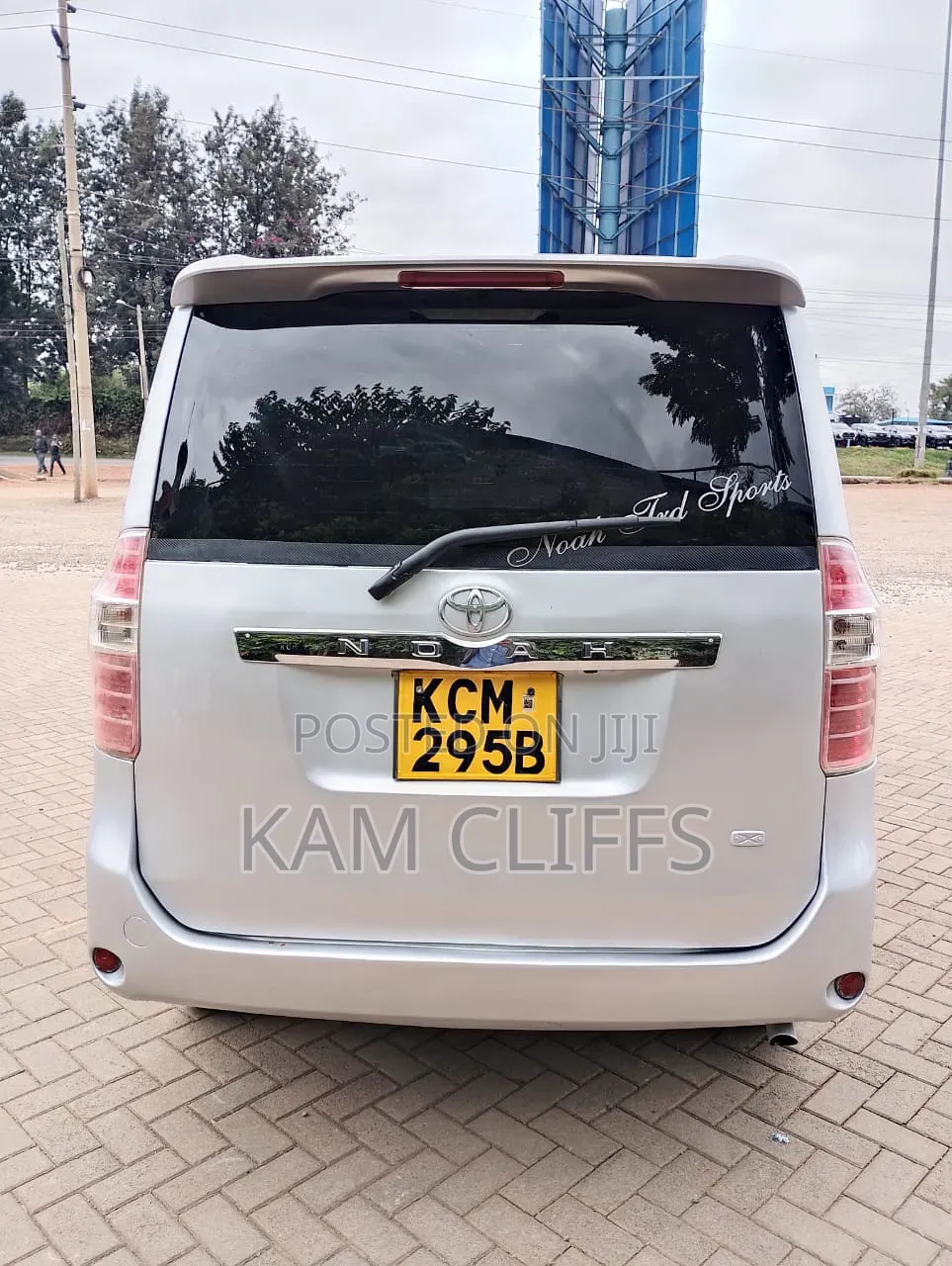 Toyota Noah 2010 Beige