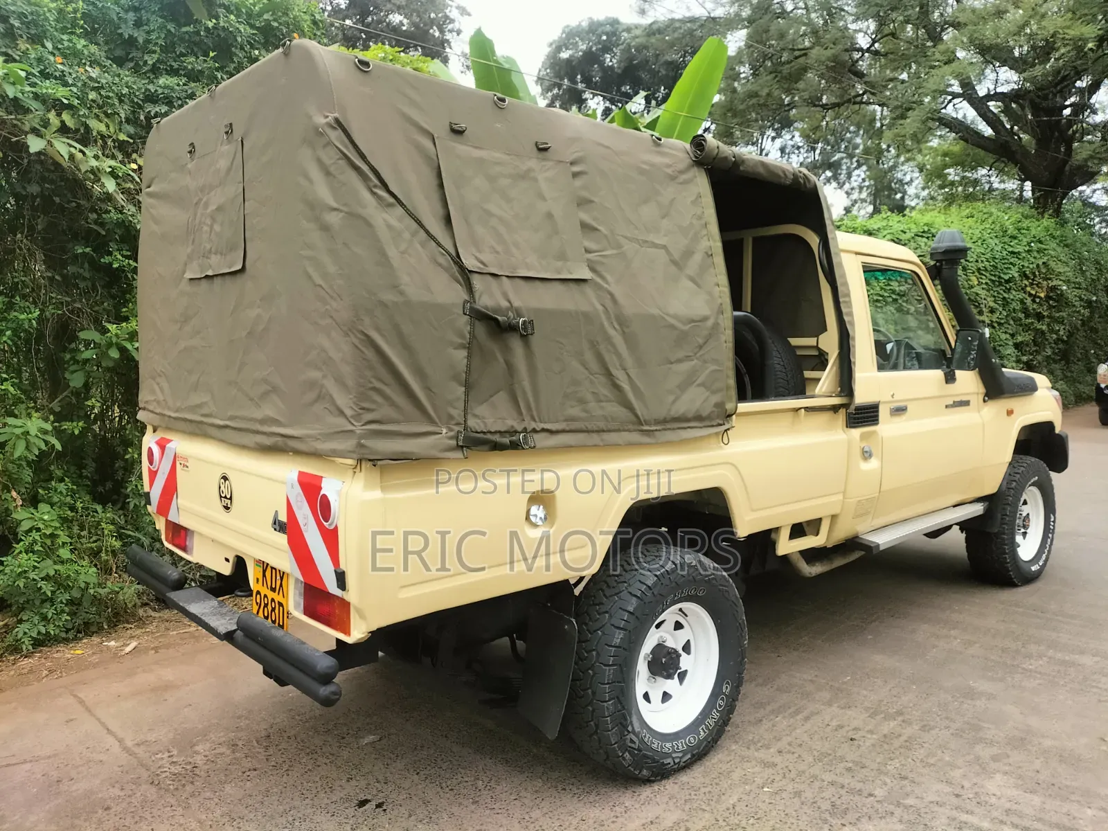 Toyota Land Cruiser 2005 Gold