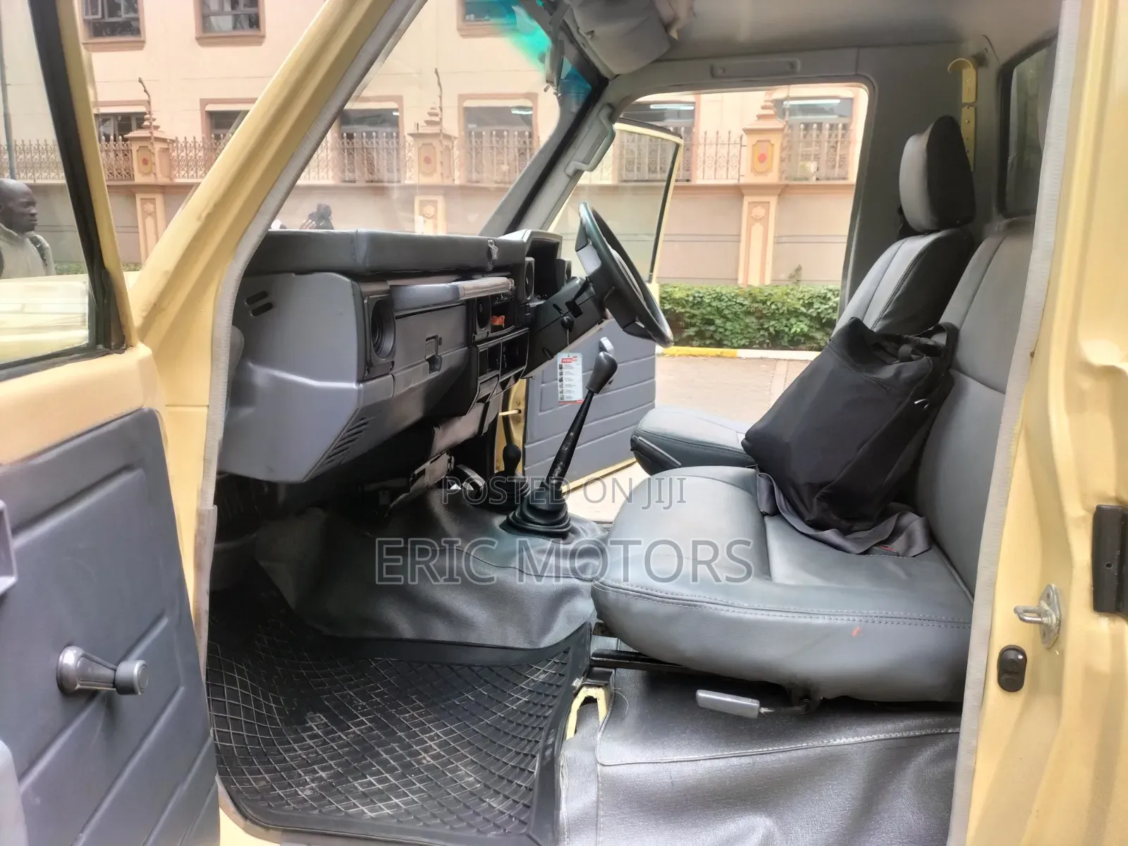Toyota Land Cruiser 2005 Gold