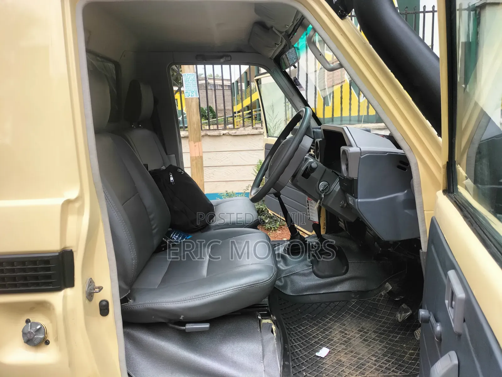 Toyota Land Cruiser 2005 Gold
