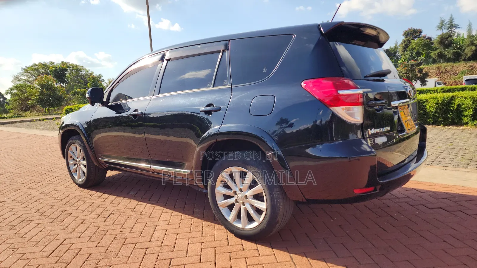 Toyota Vanguard 2012 Black