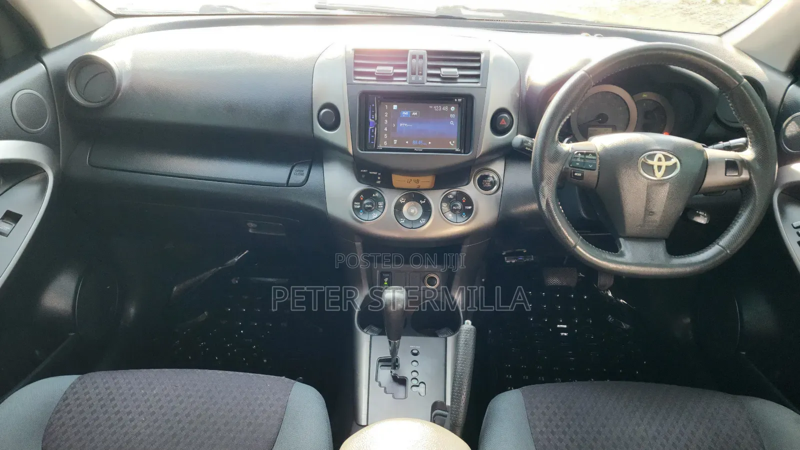 Toyota Vanguard 2012 Black