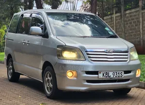 Toyota Noah 2003 Silver