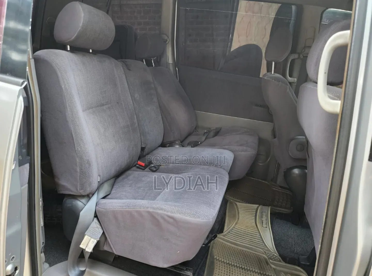 Toyota Noah 2003 Silver