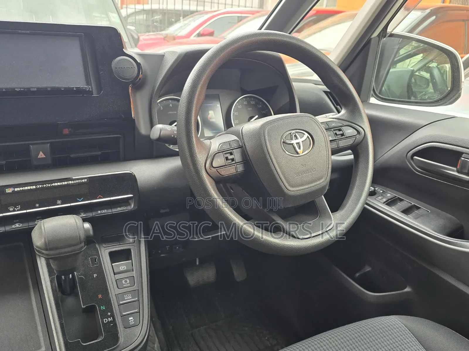 Toyota Noah 2022 White