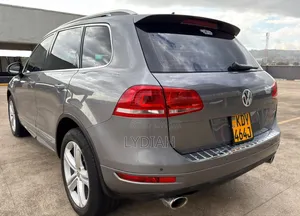 Volkswagen Touareg 2014 Gray
