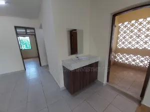 3bdrm Apartment in Links Rd, Shauri Yako for rent