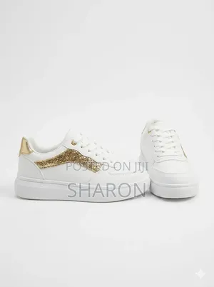 Ladies and Men Casual Wear Sneakers