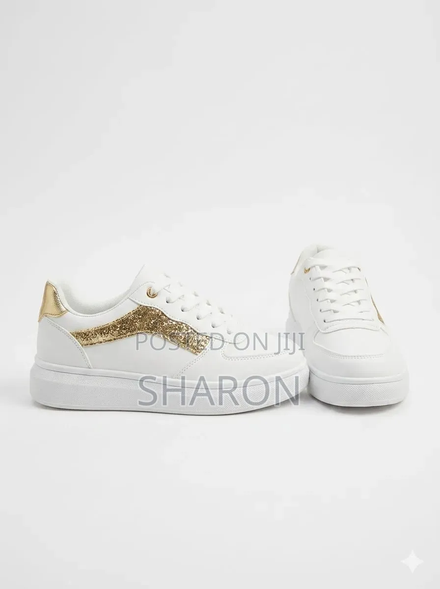 Ladies and Men Casual Wear Sneakers