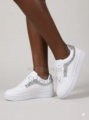 Ladies and Men Casual Wear Sneakers
