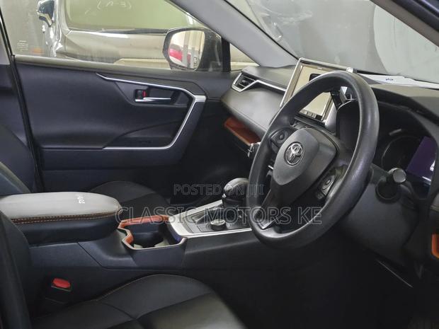 Toyota RAV4 2019 - thumbnail 13