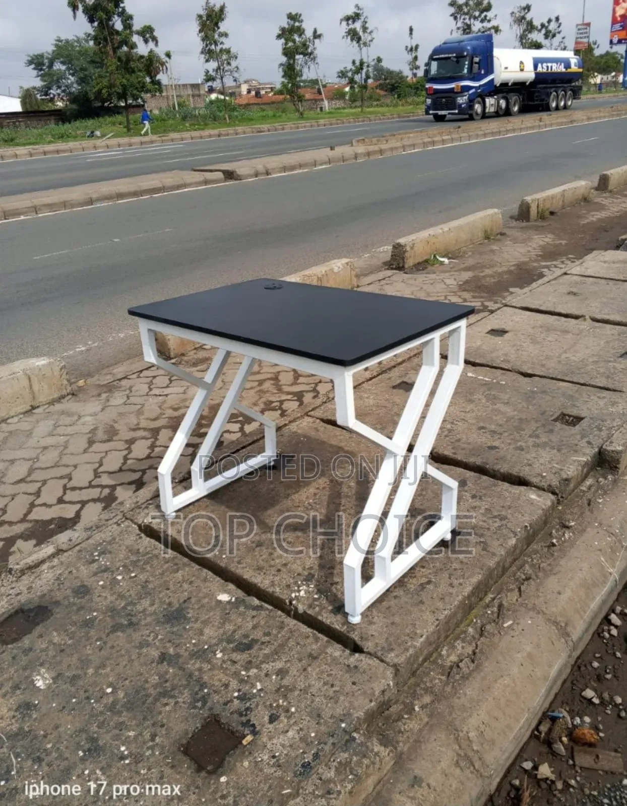 Computer Desk 1.2m (Metal Stand)