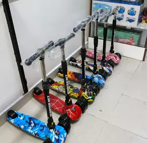 E 3-Wheeled Graffiti Kick Scooters for Kids