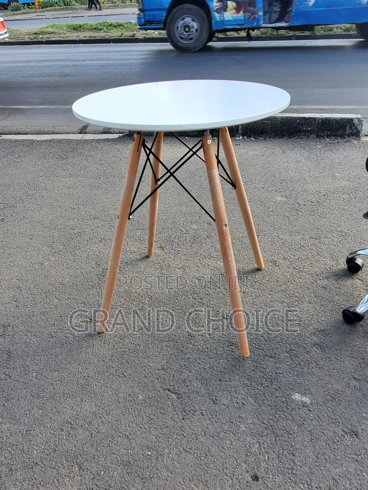 White Round Eames Table 4 Legged Wooden