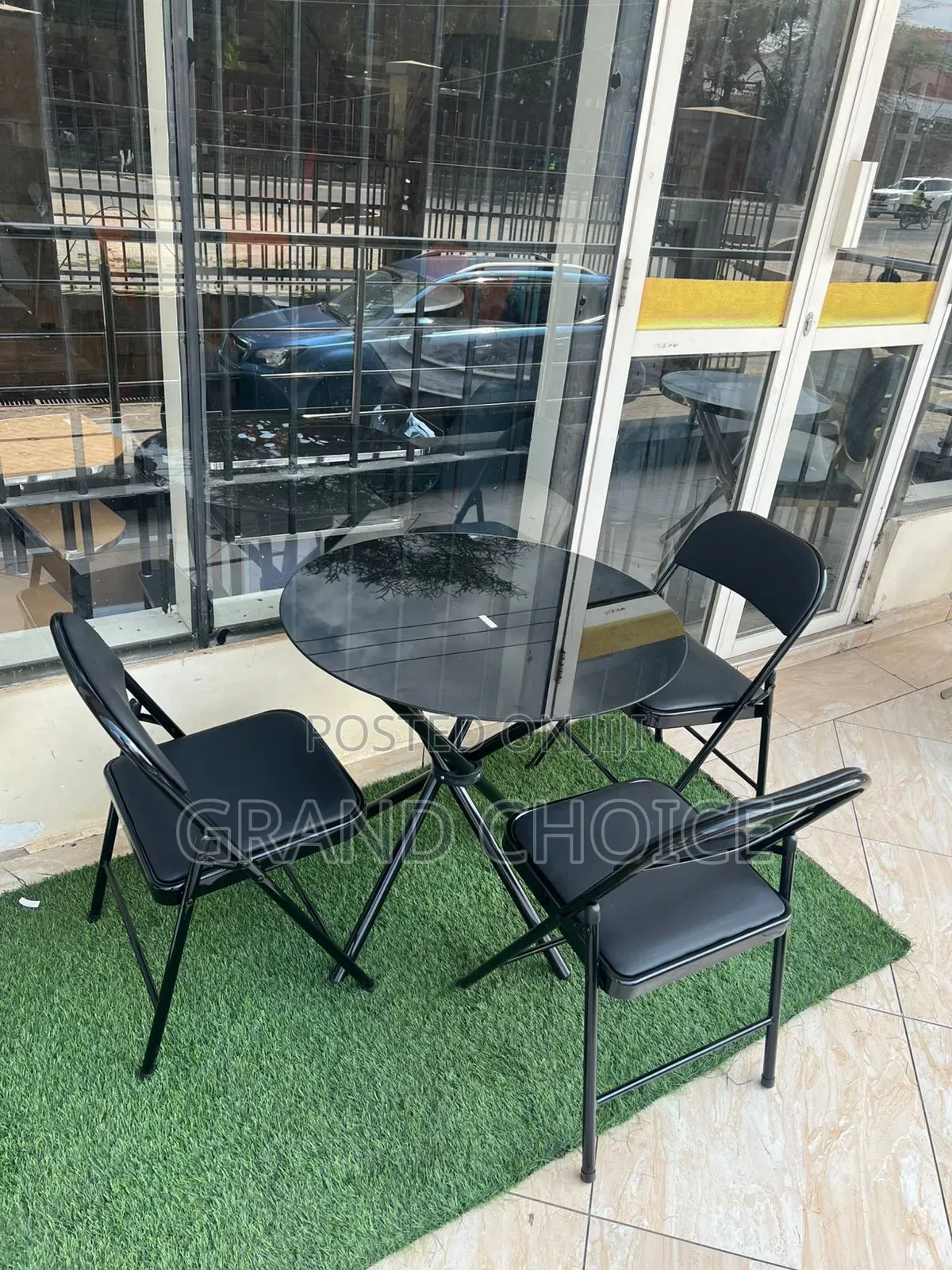 Balcon Table With Leather Folding Chair