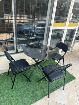 Balcon Table With Leather Folding Chair