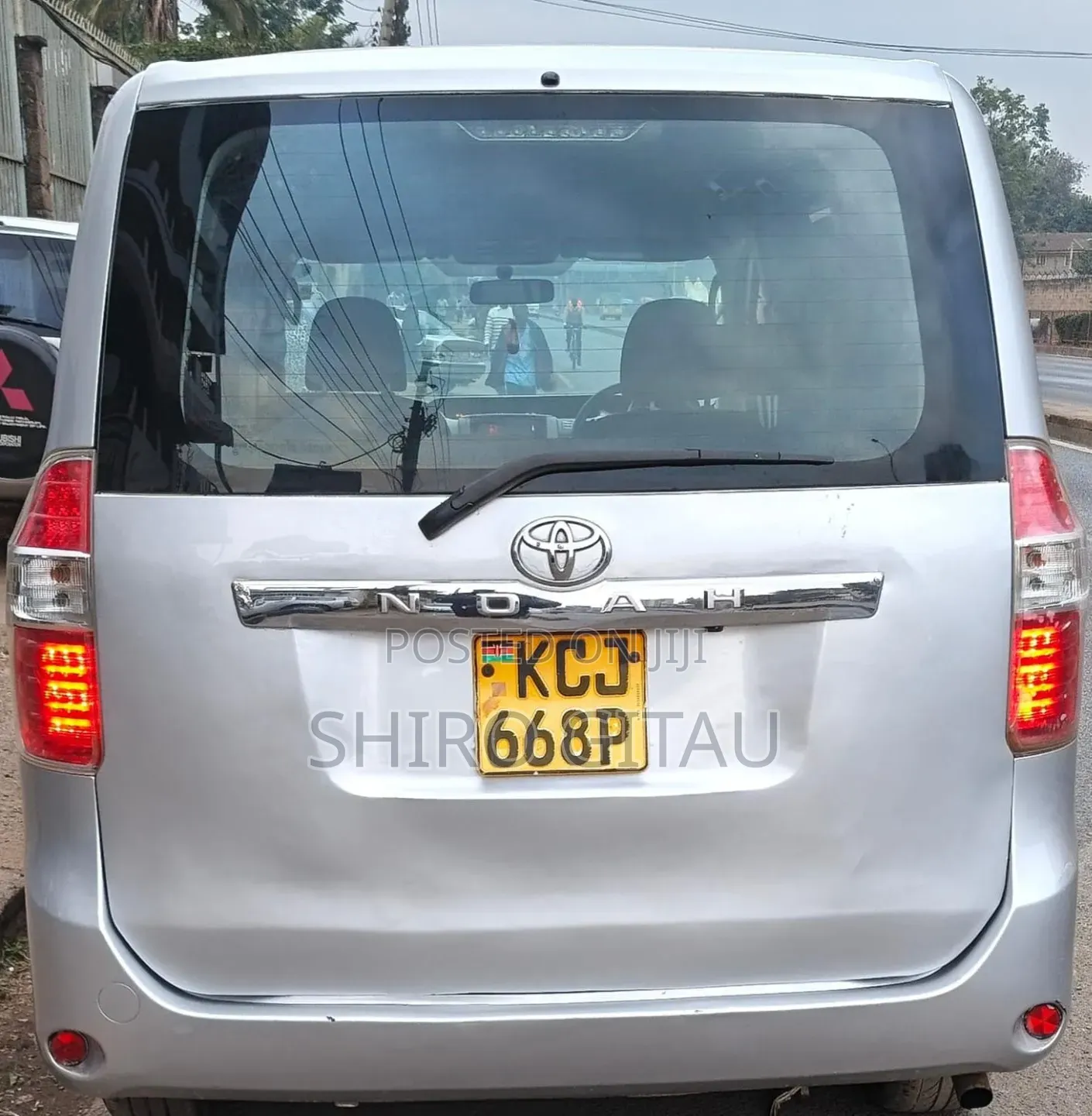 Toyota Noah 2009 Silver
