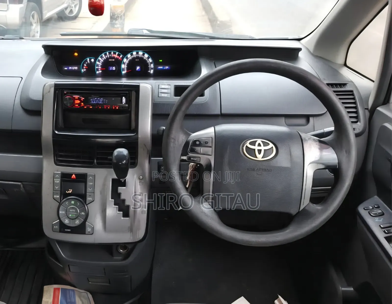 Toyota Noah 2009 Silver