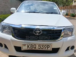 Toyota Hilux 2011 White
