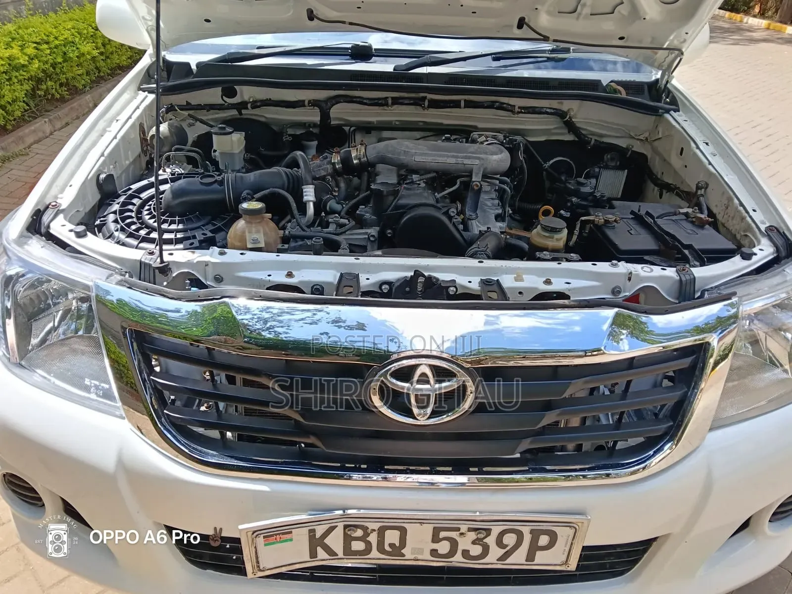 Toyota Hilux 2011 White