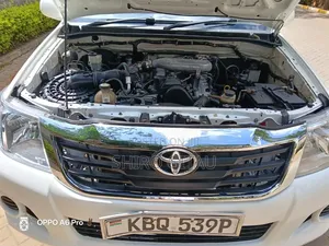 Toyota Hilux 2011 White