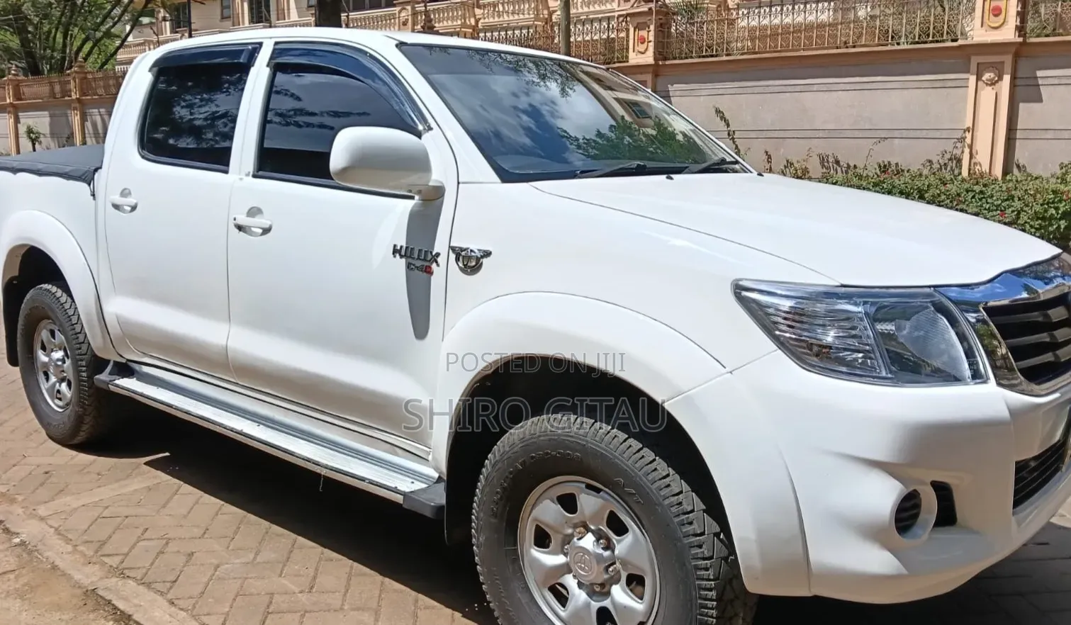 Toyota Hilux 2011 White