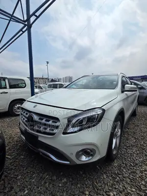 Mercedes-Benz GLA-Class 2017 White