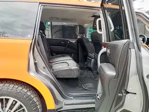 Nissan Patrol 2022 Orange
