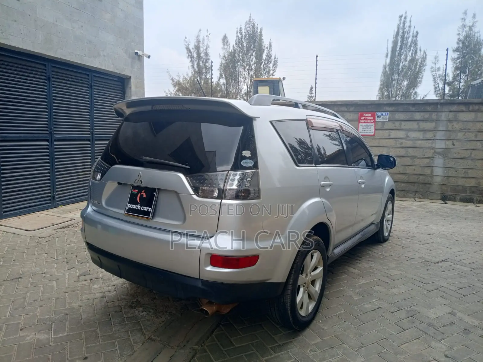 Mitsubishi Outlander 2011 Silver