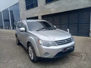 Mitsubishi Outlander 2011 Silver