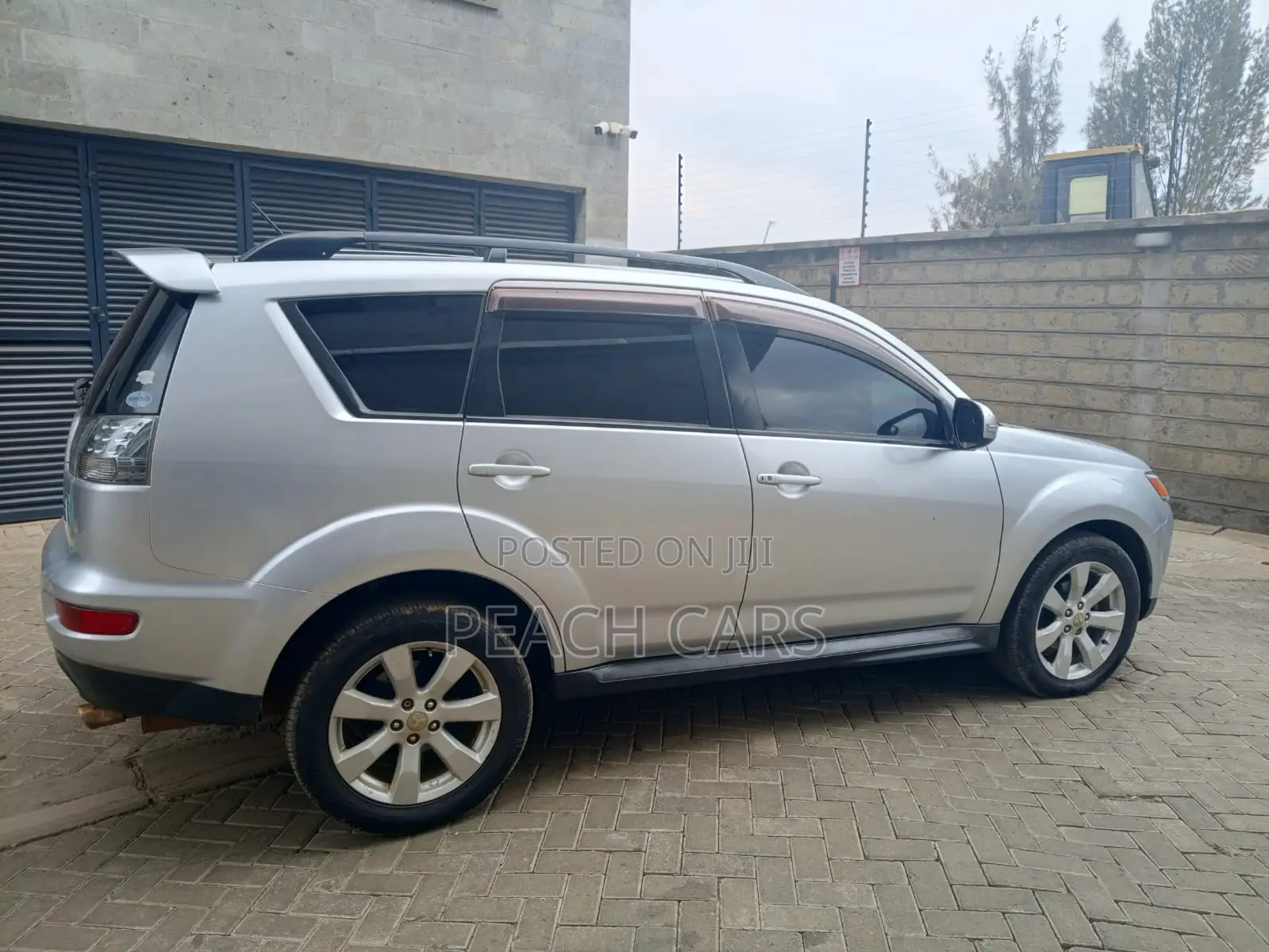 Mitsubishi Outlander 2011 Silver