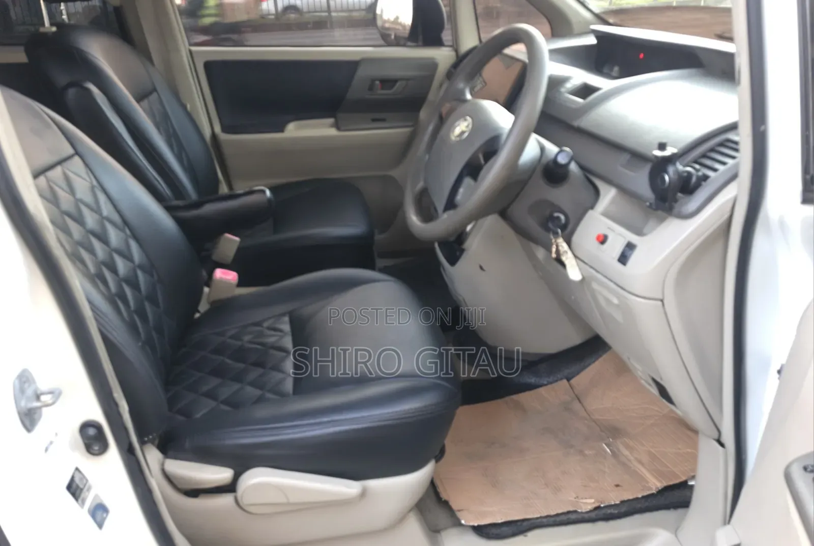 Toyota Noah 2011 White