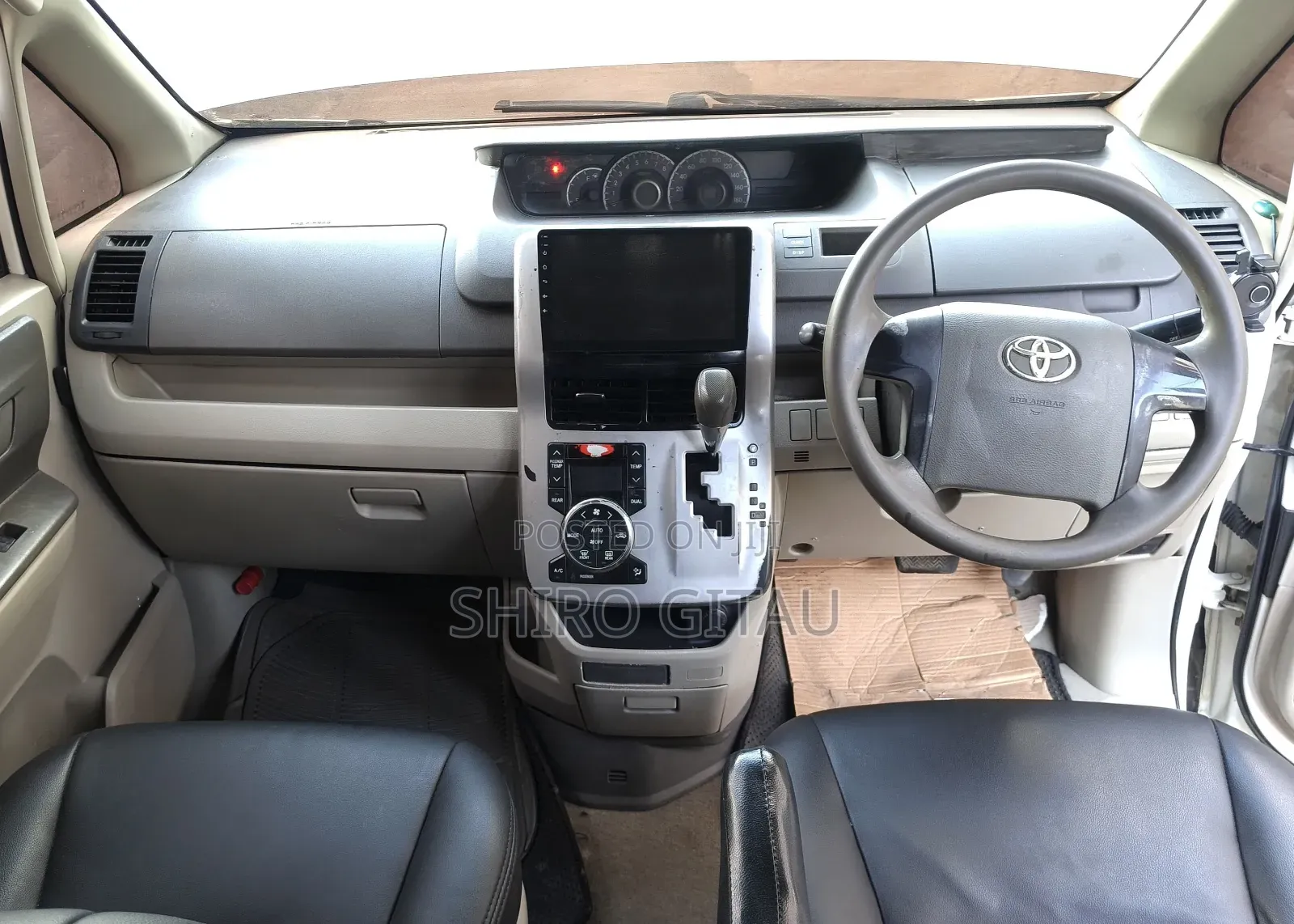 Toyota Noah 2011 White