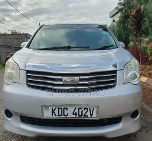 Toyota Noah 2013 Silver