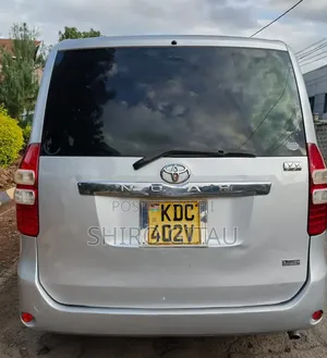 Toyota Noah 2013 Silver