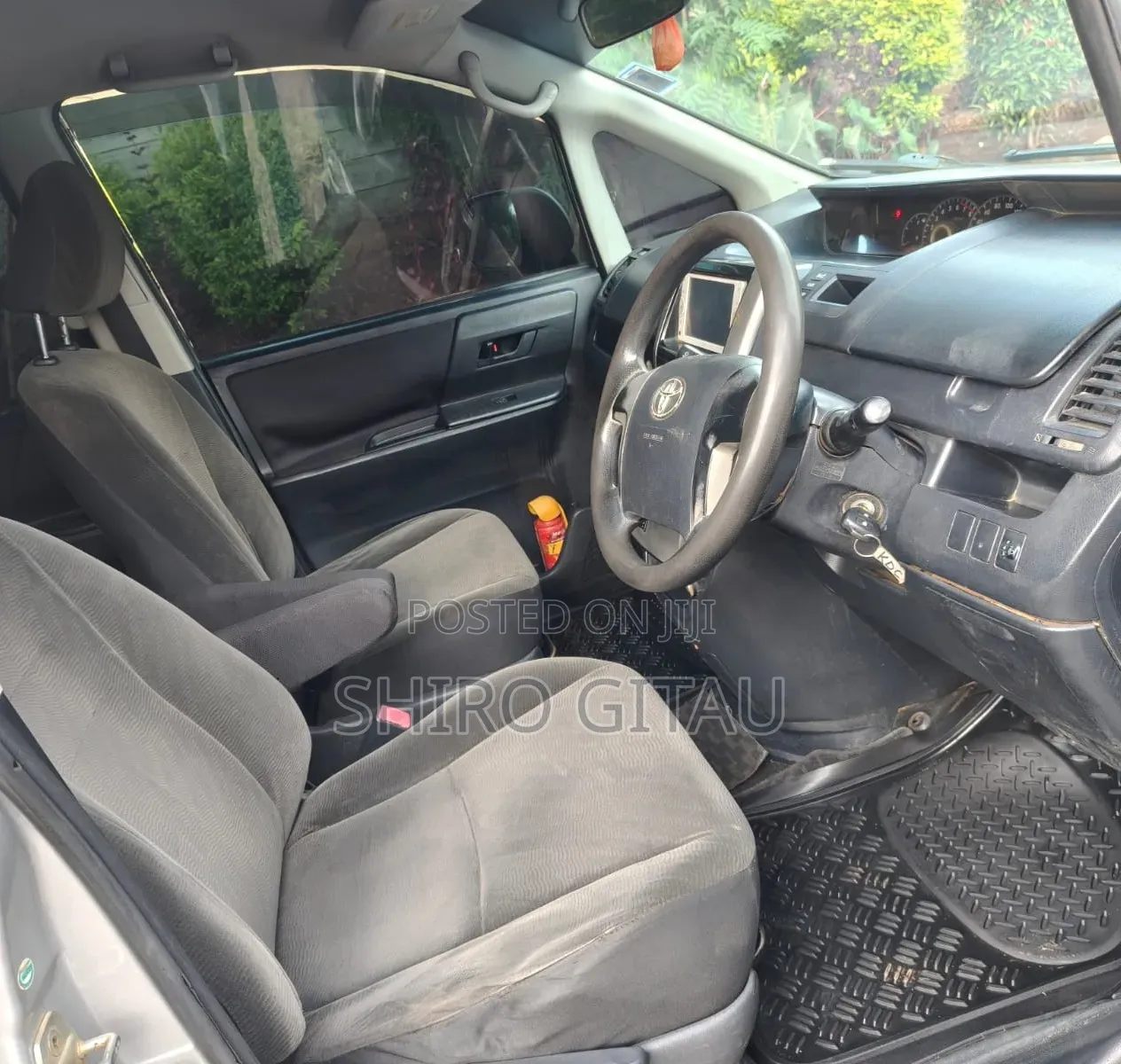 Toyota Noah 2013 Silver