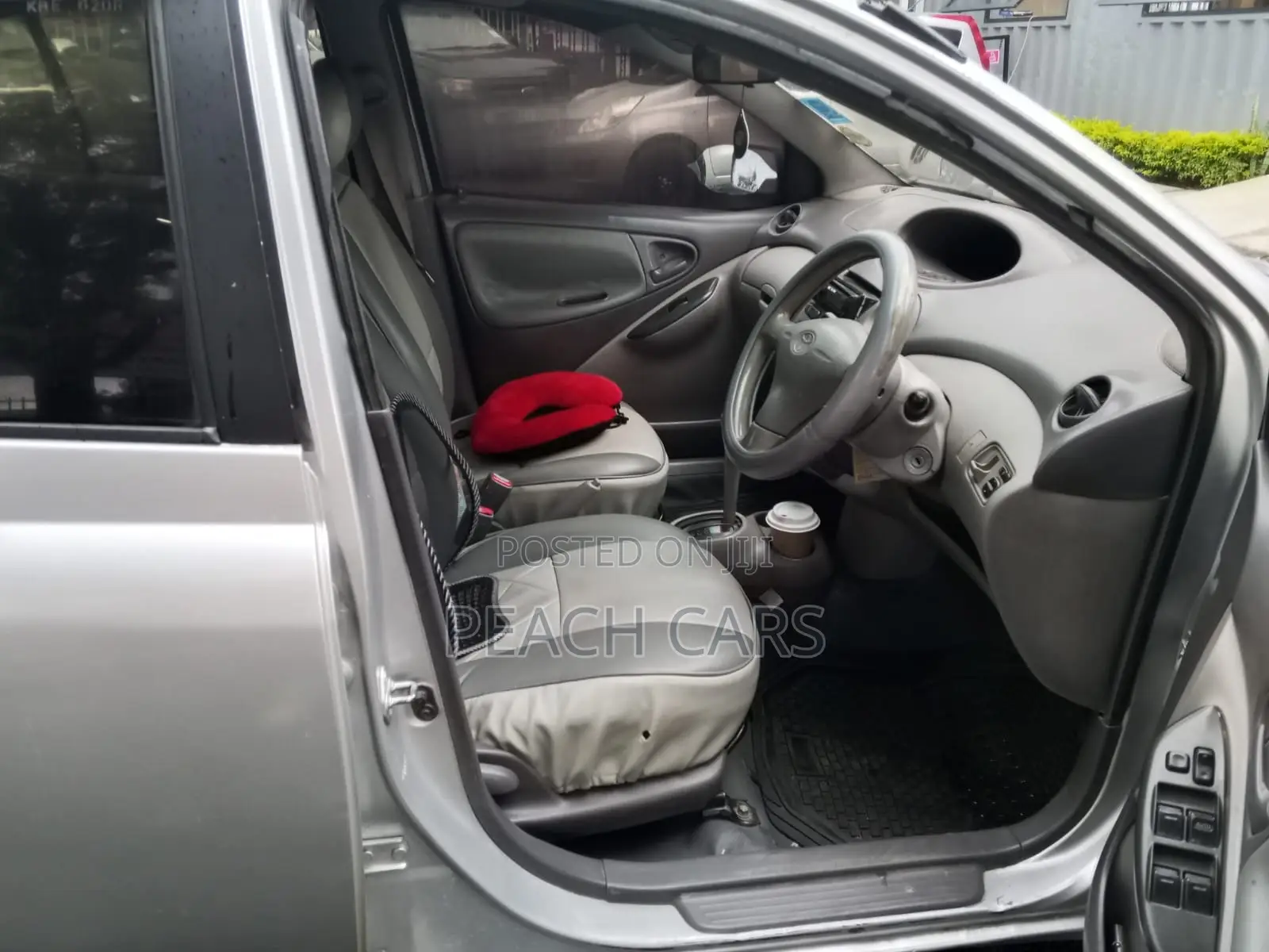 Toyota Platz 2001 Silver