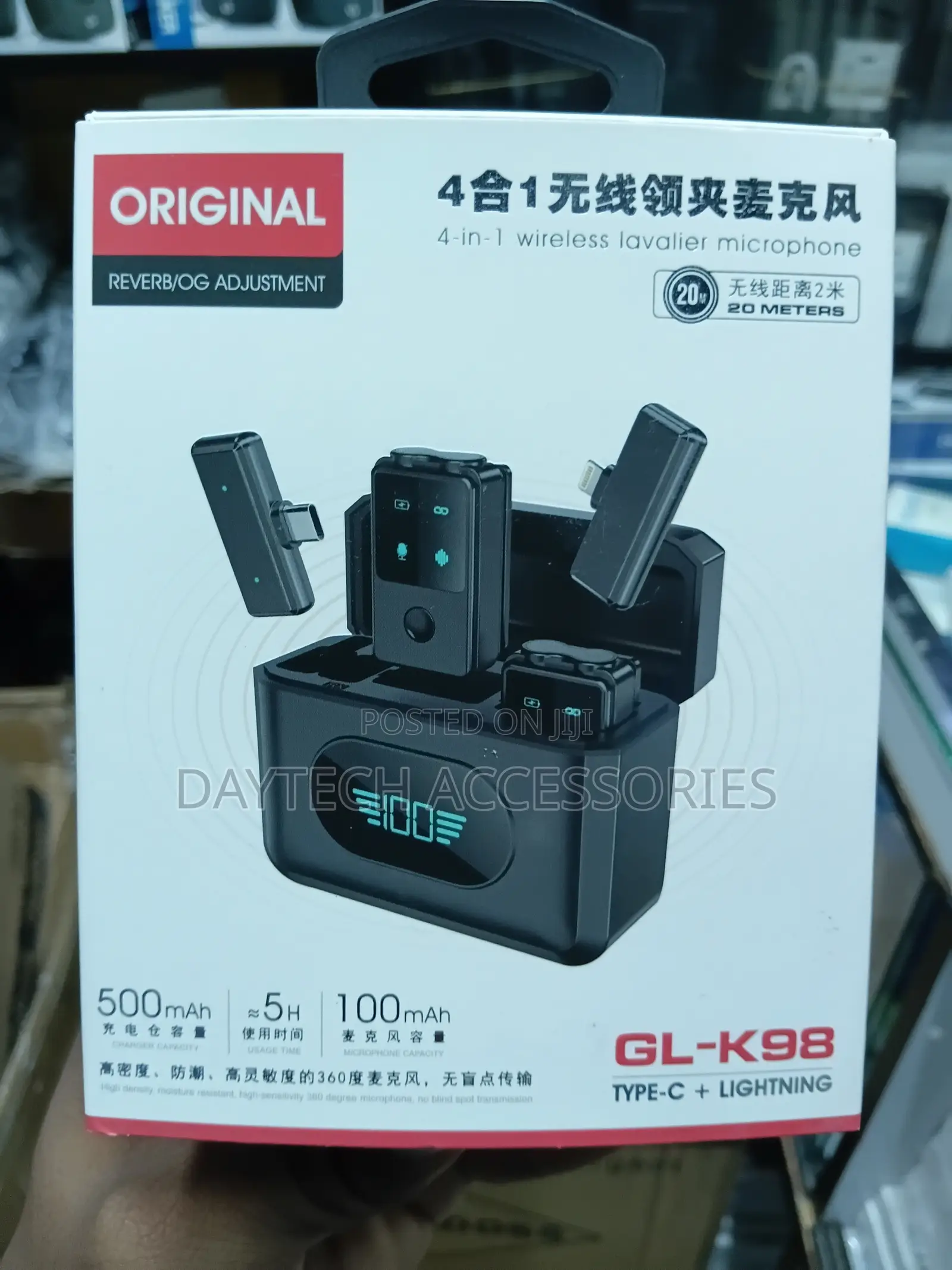 This Gl- 4-in-1 Wireless Lavalier Microphone in Black.
