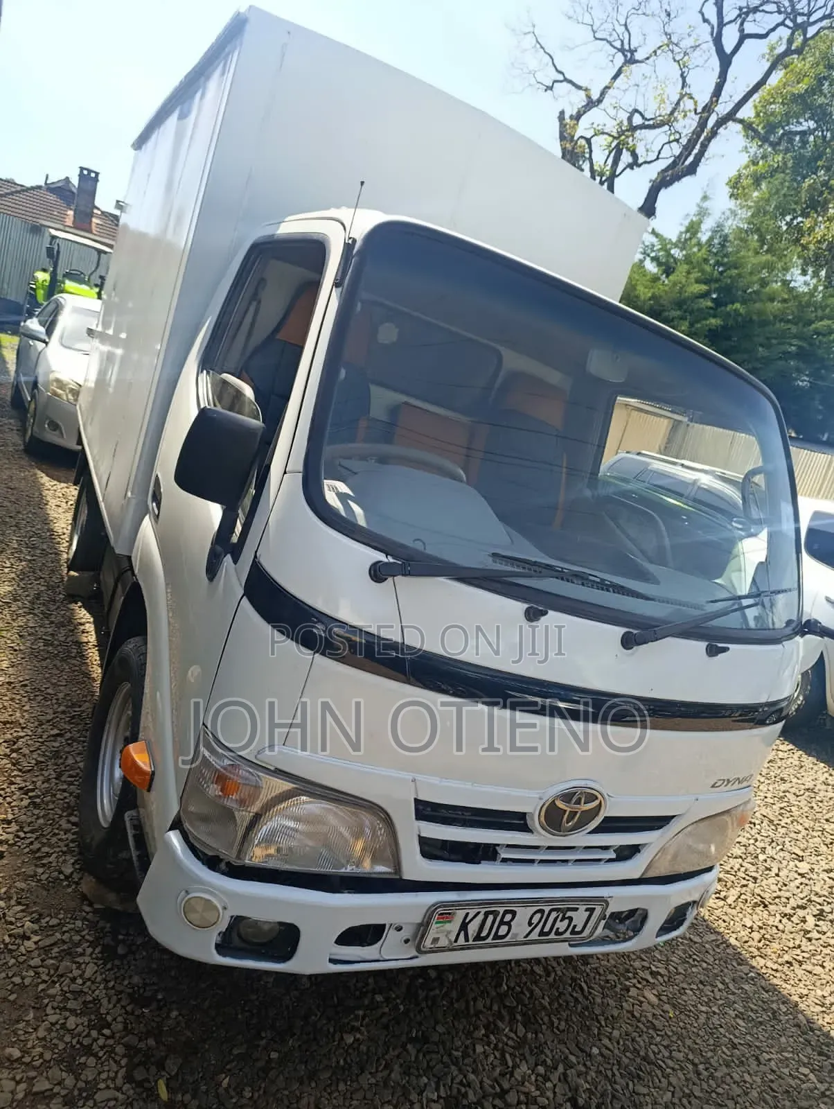 Toyota Dyna 2013 White