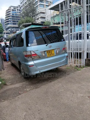 Toyota Estima 2005 Blue