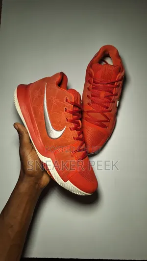 Basketball Shoes "Kyrie 3"