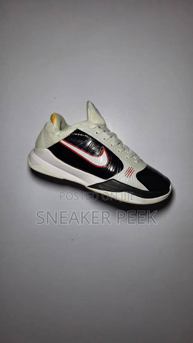 Basketball Shoes (Kobe 5)